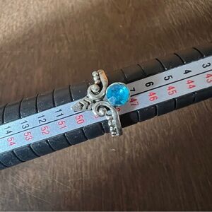 Fashion Jewelry Silver Tone Ring With Blue Rhinestone Roughly Size 4.5